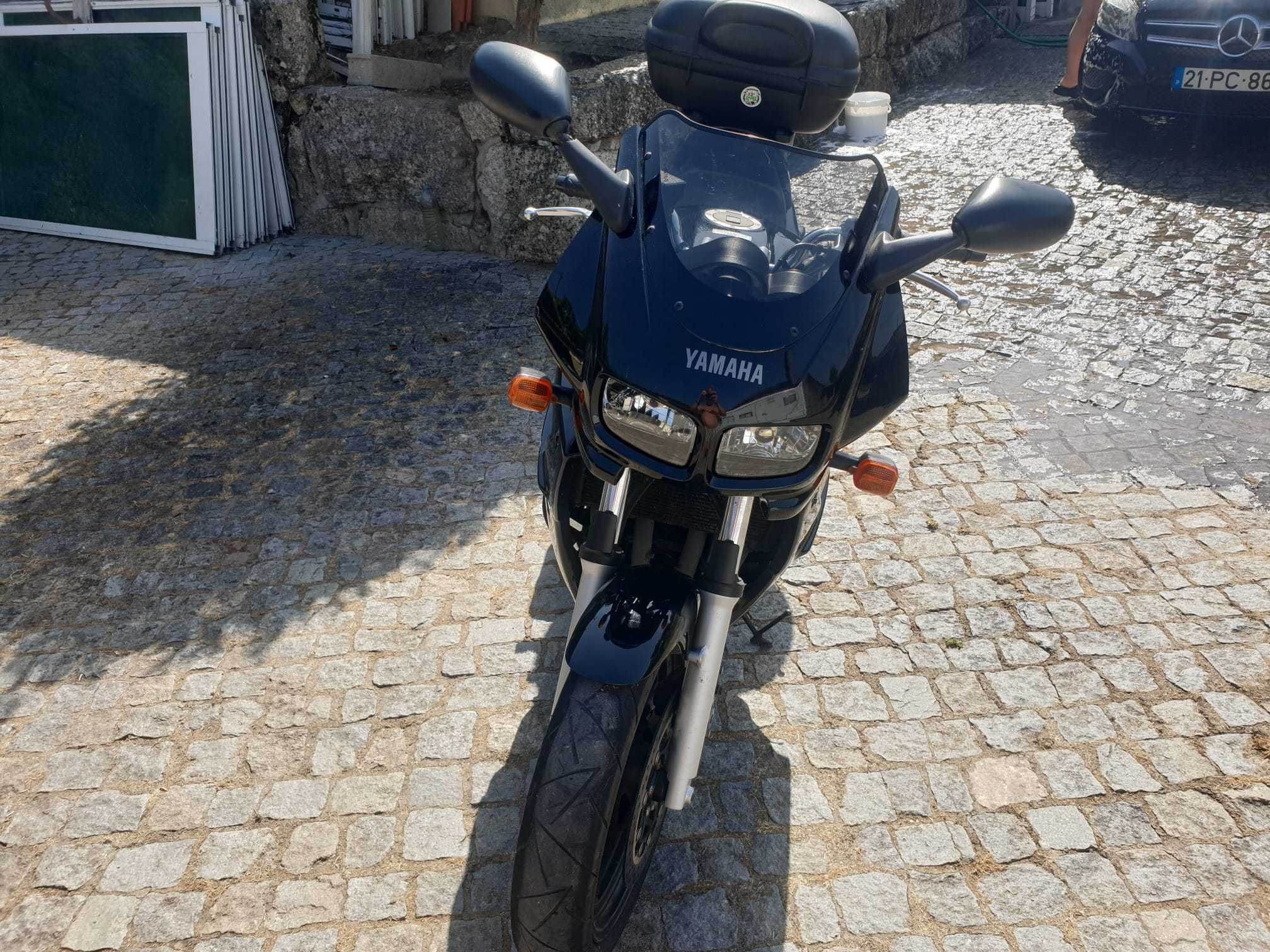 Moto Yamaha Fazer 600