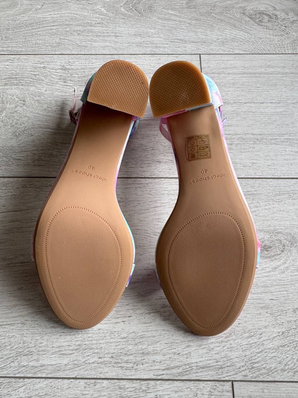 sandałki na słupku ideal shoes