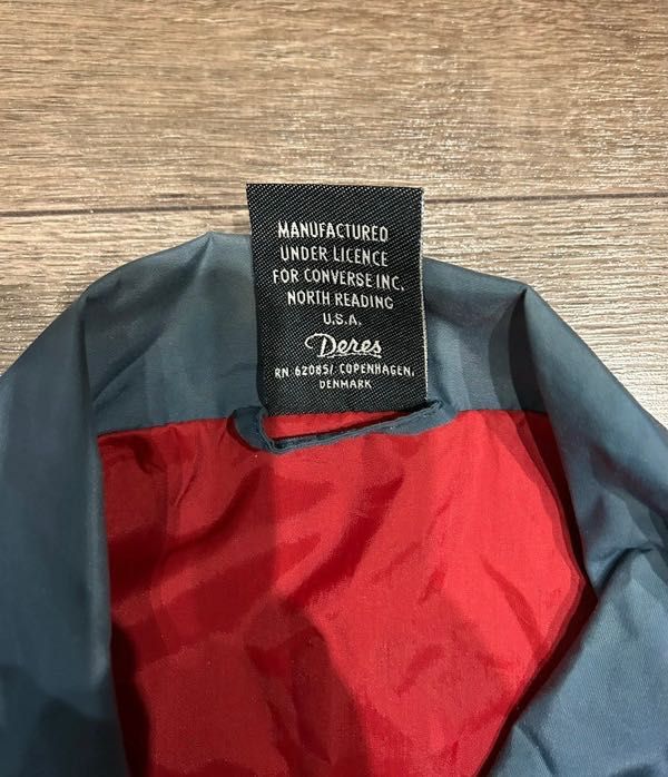 Duża wiatrówka Converse XXL