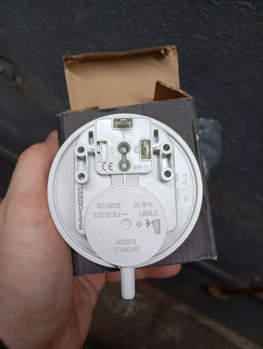 Пресостат новый.