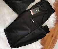 Damskie spodnie dresowe Nike czarne dresy ocieplane XL
