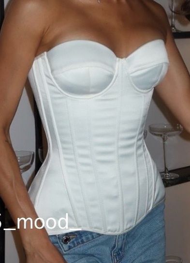 Корсет атласний з чашками