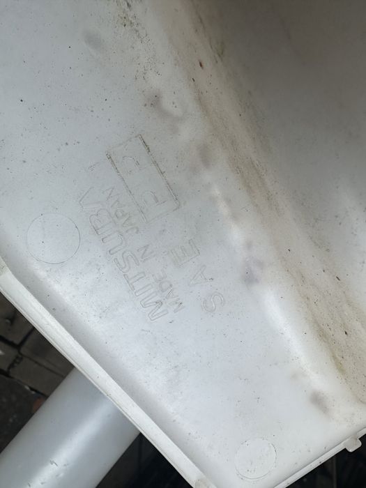 Бачок омивача омывателя моторчик Mitsubishi ASX 08-17 Авторозборка