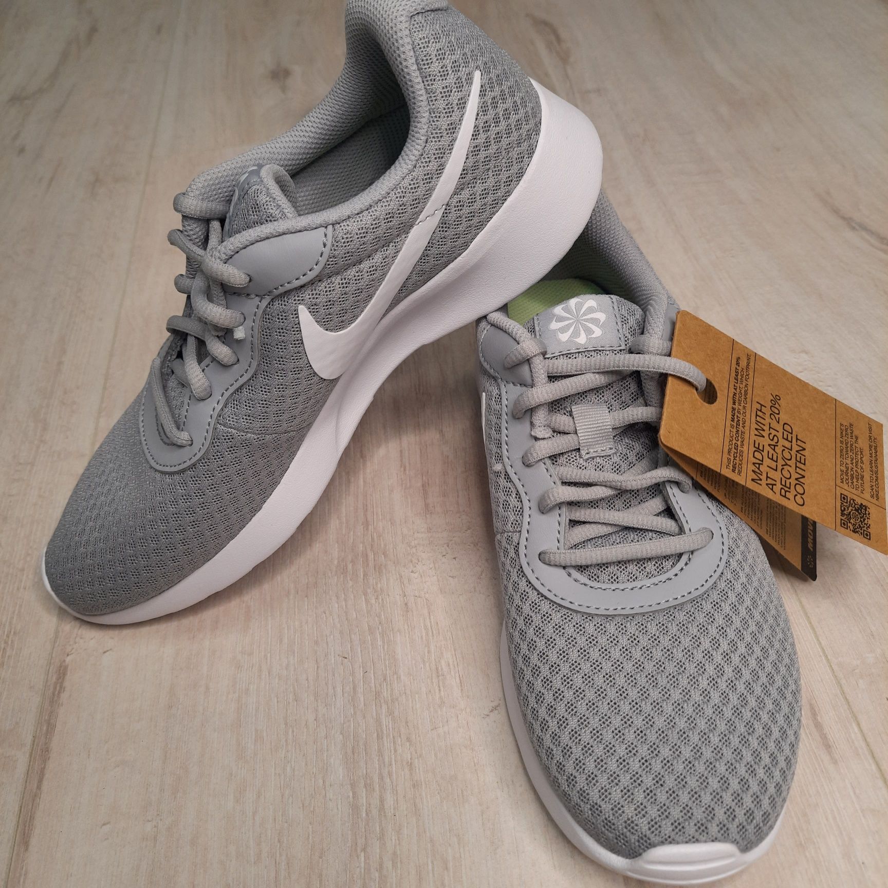 Оригінальні чоловічі кросівки Nike Tanjun (DJ6258-002)