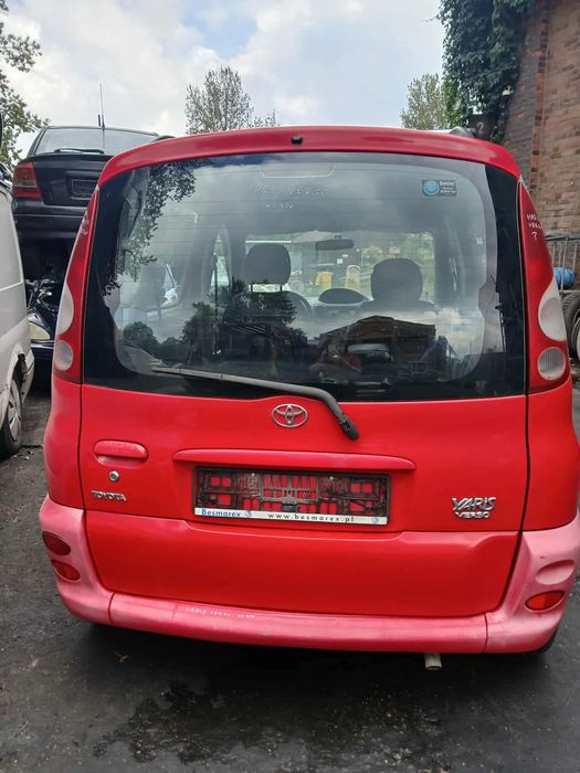 Toyota Yaris Verso klapa bagażnika