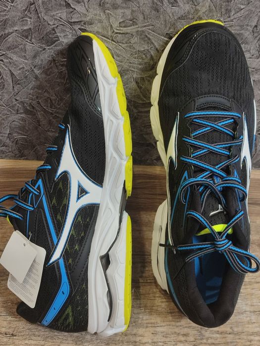 Кросівки чоловічі Mizuno