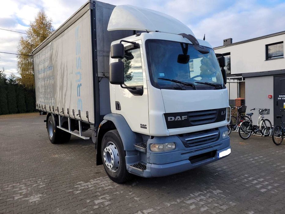 DAF LF 55.220 – Stan bardzo dobry! Winda, ładowność 10,8 t