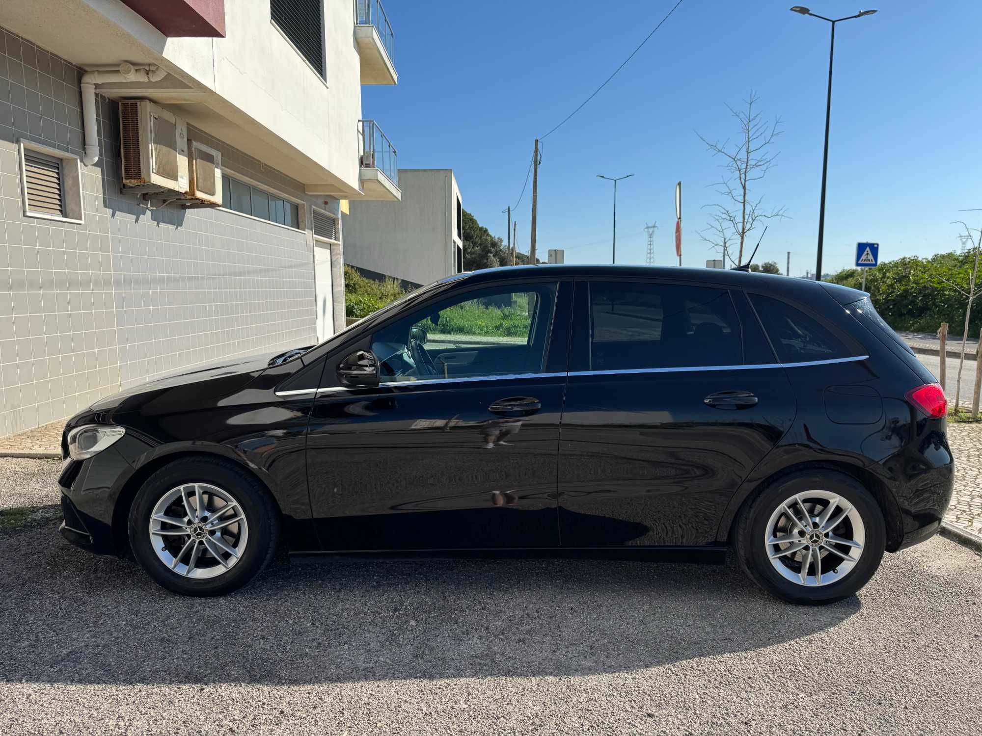 Mercedes-Benz B180 W247 automática