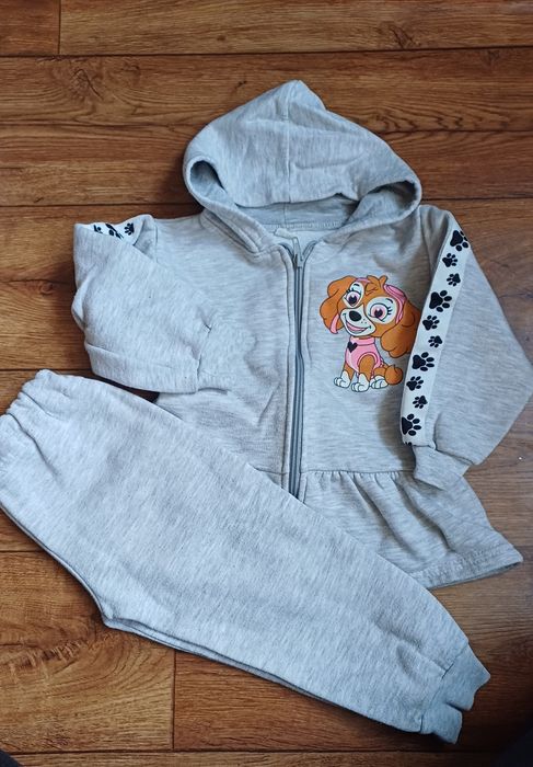Dres dziewczęcy r. 92