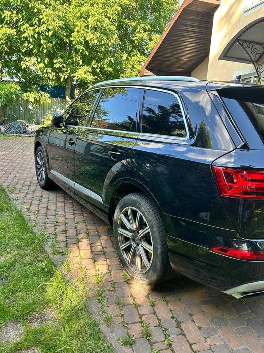 Audi q7 premium plus 2017 год 3.0 tfsi quattro камеры 360 7 мест