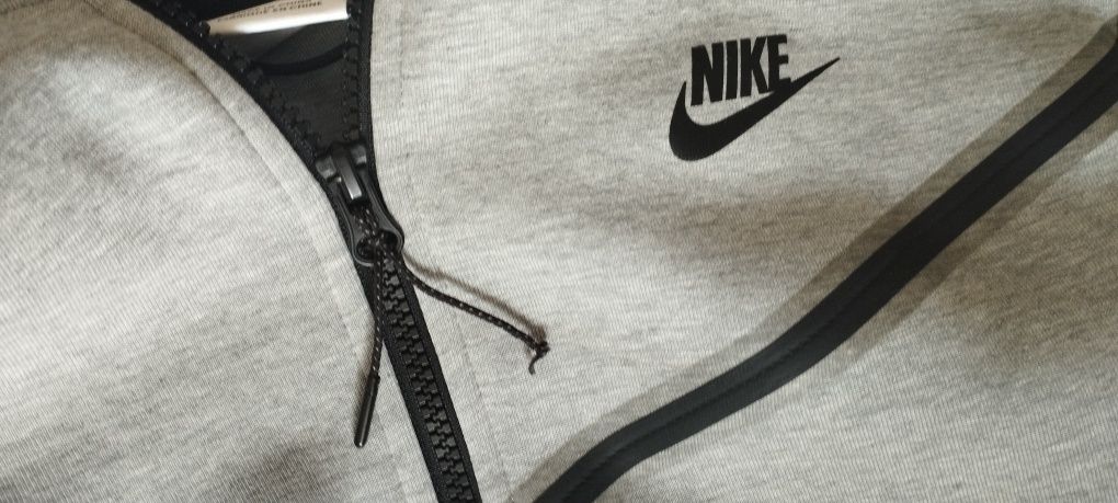 Szara bluza Nike Tech Fleece