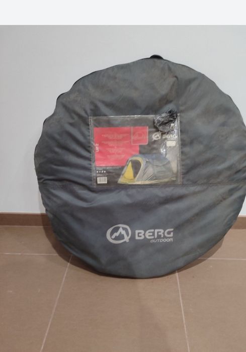 Tenda de campismo da marca Berg Outdoor, ideal para aventuras ao ar li