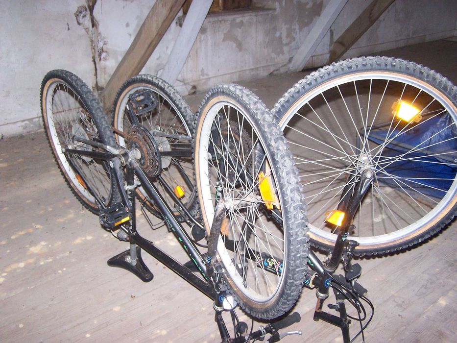 2 Bicicletas de montanha MONTY com todo o equipamento da Shimano