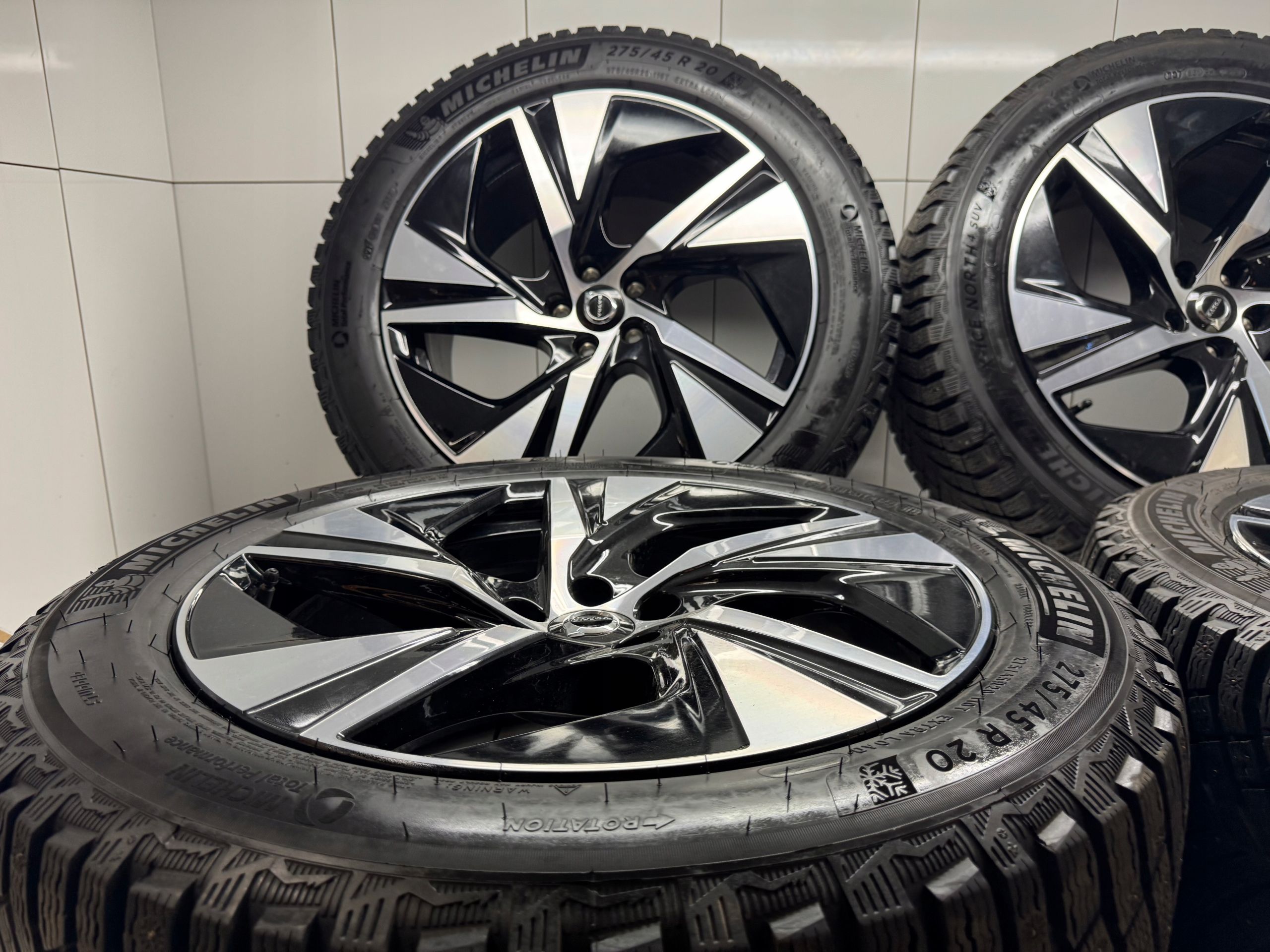 Felgi Kola 20 Volvo r Design XC90 Opony Zima 2025 r Line