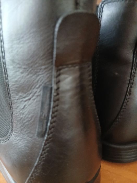 Продам ботінки,натуральна шкіра 42 розмір,виробник Англія