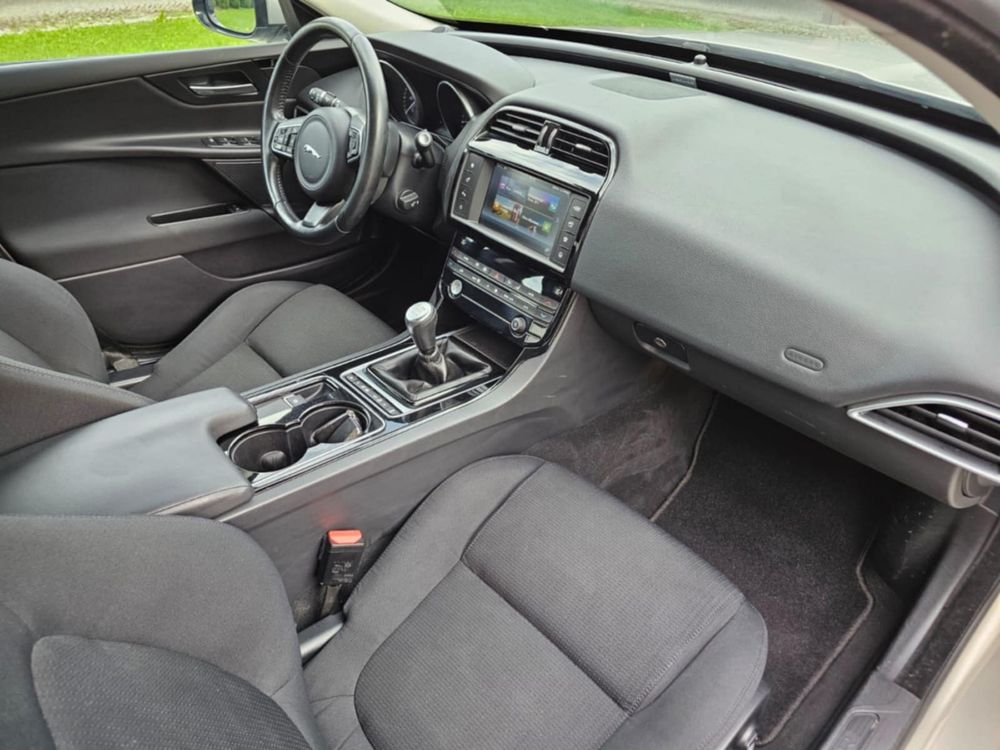 Jaguar XE 2.0D niski przebieg!