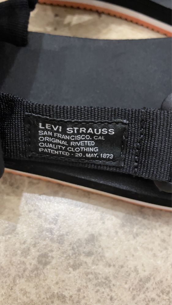 Сандалі Levi’s оригінал