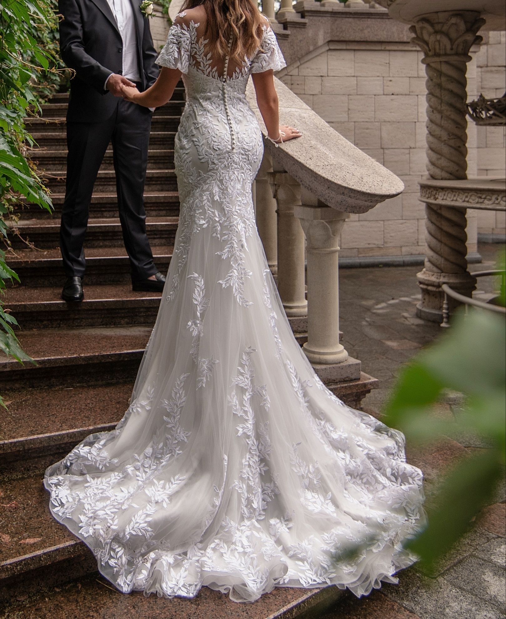 Весільна сукня, стильна, з салону