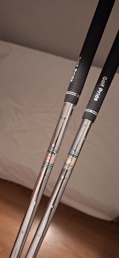 Set de wedges (sand wedge e pitching wedge)
