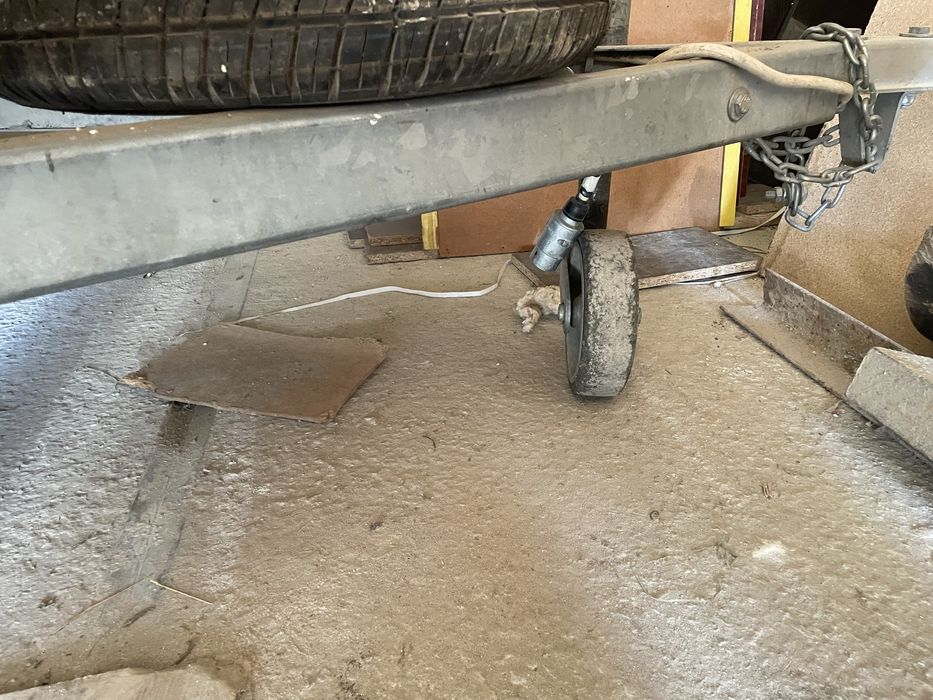 Двухосний причіп Сантей