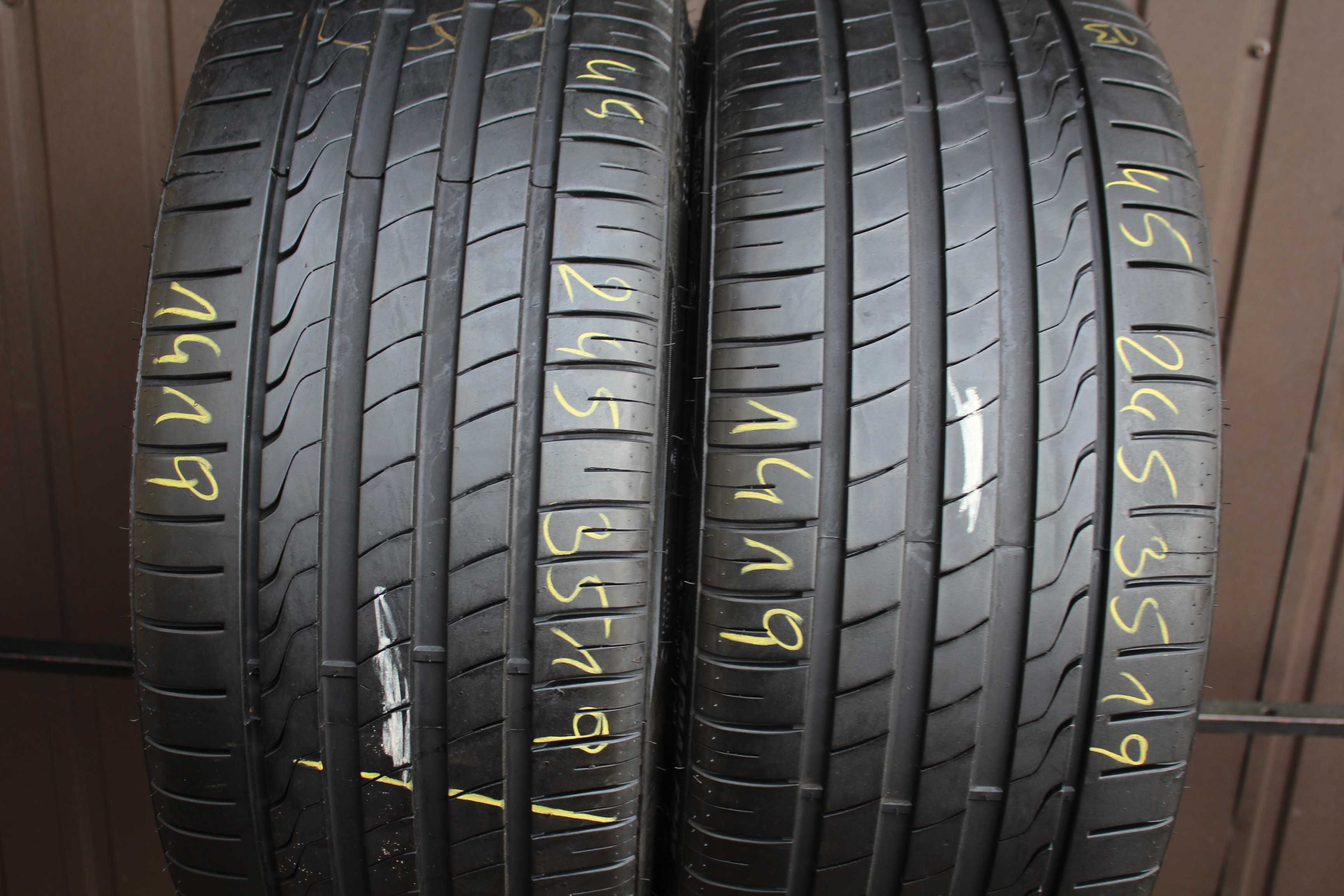 245 35 R19 Minerva Radial  F205