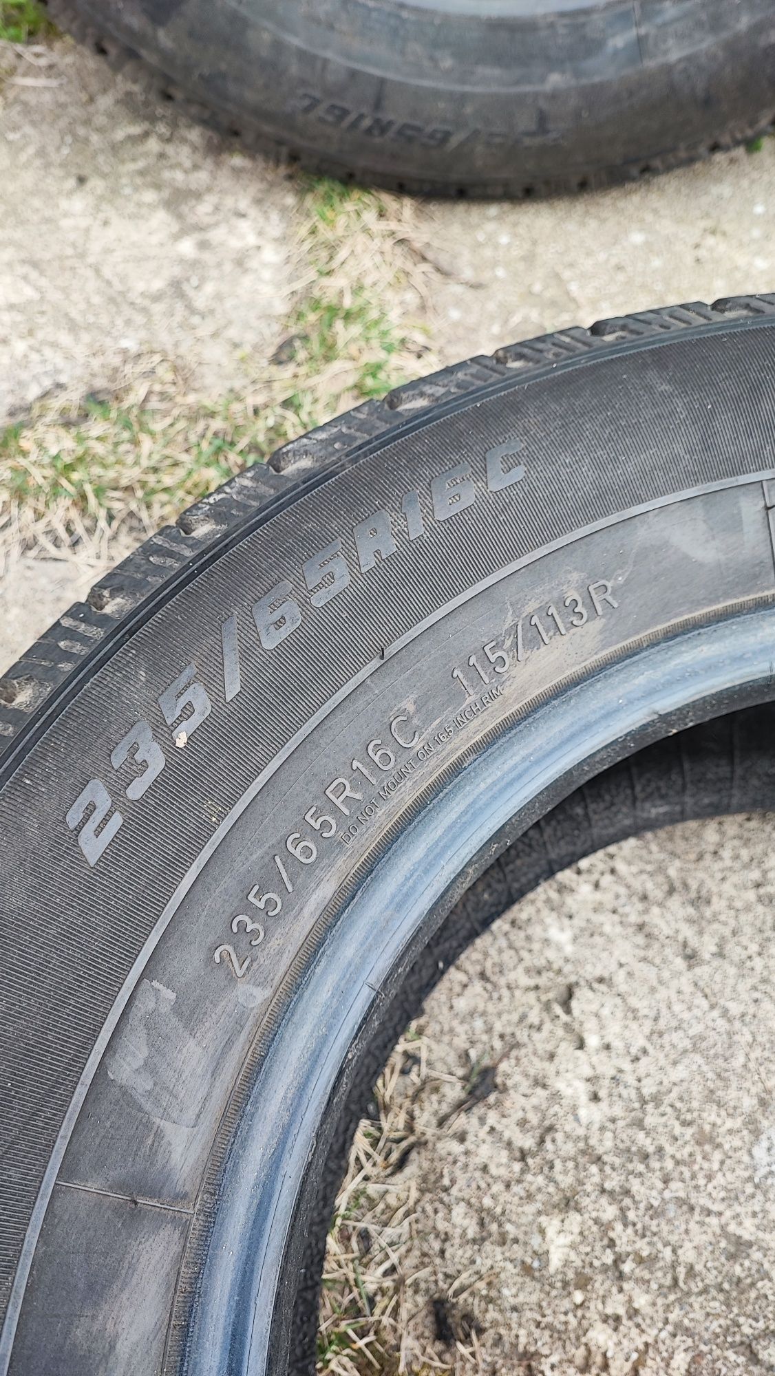 Opony 2 sztuki 235/65/16C Goodyear wielosezonowe wzmacnianie do busa