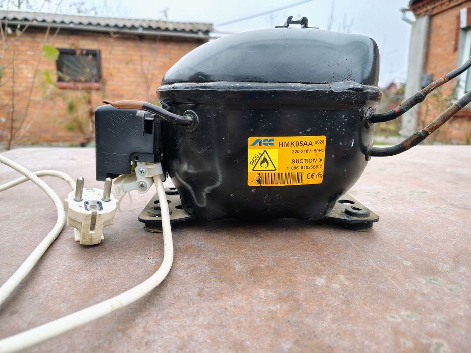 Компресор холодильника HMK95AA