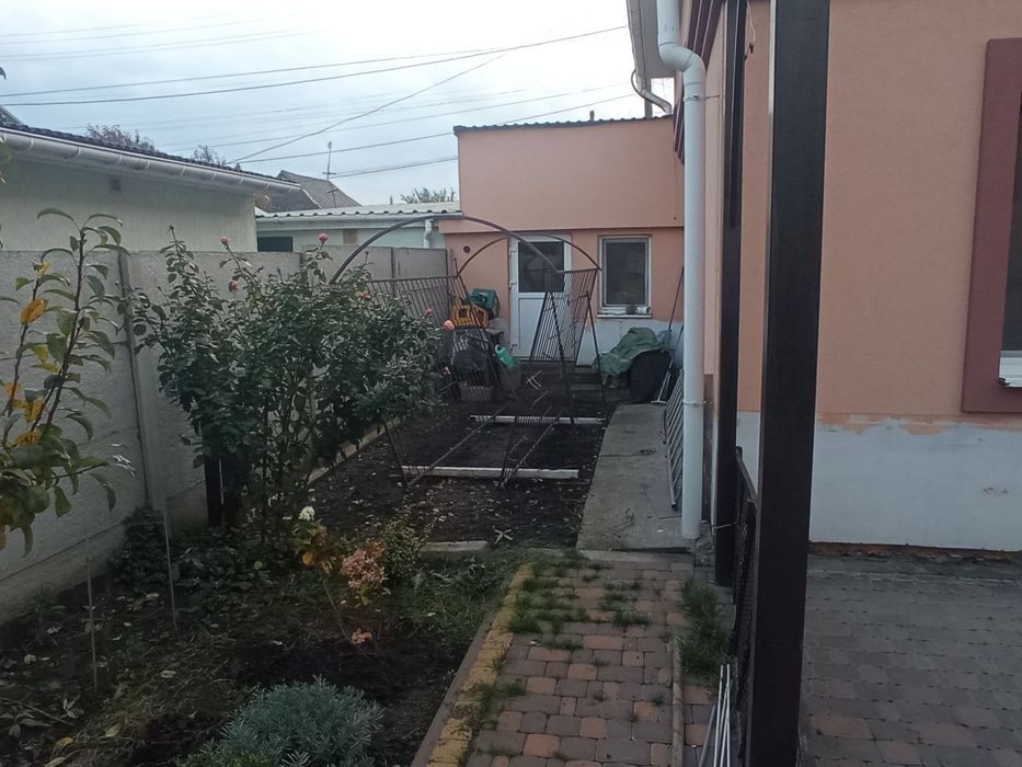 Продам 2-х поверховий будинок на Залізничному селищі