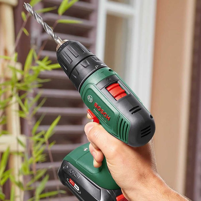 Wiertarko-wkrętarka udarowa akumulatorowa Bosch 18 V Li-ion 2Ah Zestaw