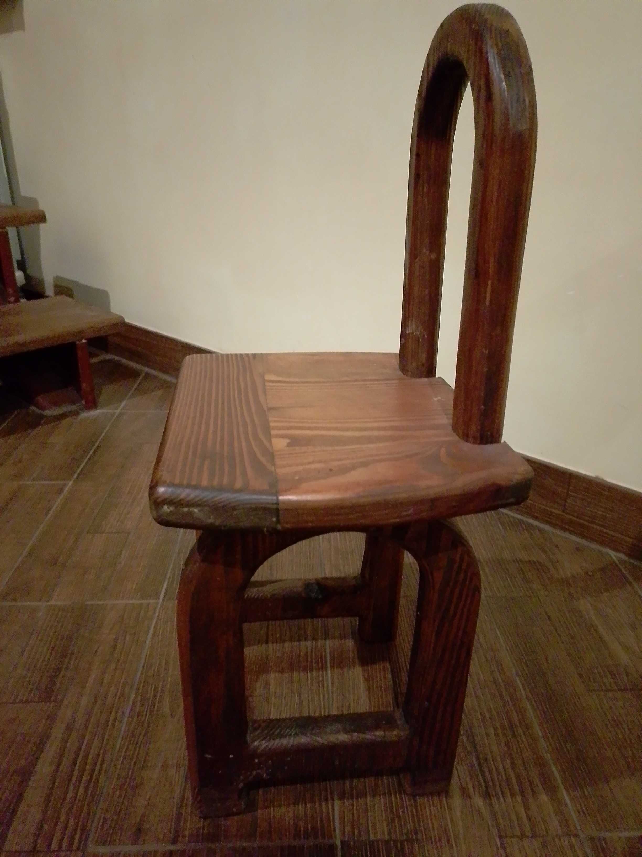 детская  мебель ( стол и стульчик)