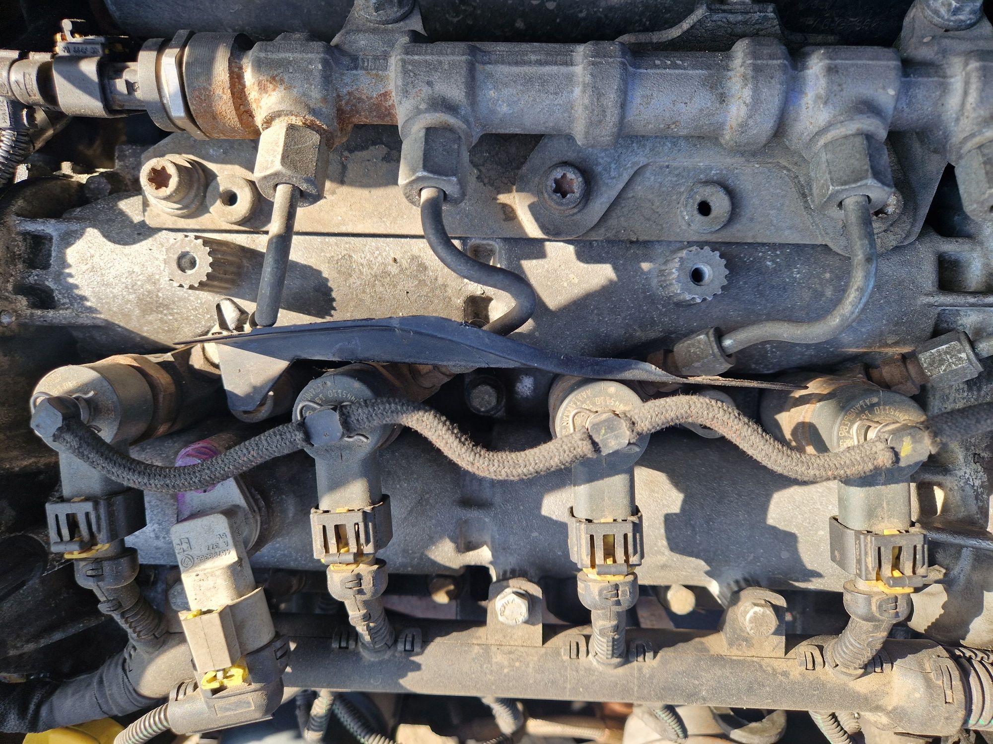 Wtryskiwacze komplet wtryskiwaczy Opel Corsa D 1.3 Cdti