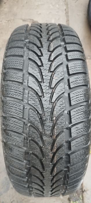 Продам резину 225 55 R16 Nokian новое 1шт