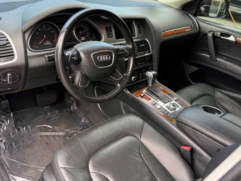 Audi Q7      2014