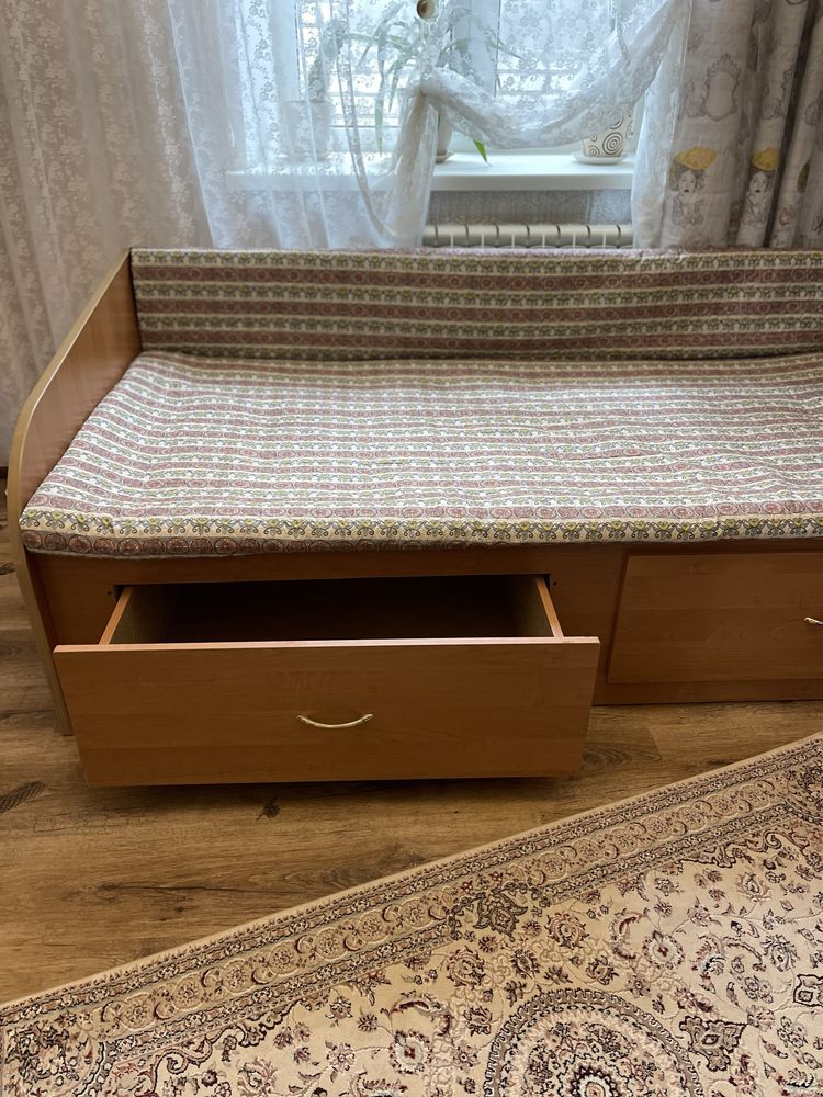 Ліжко односпальне з ящиками