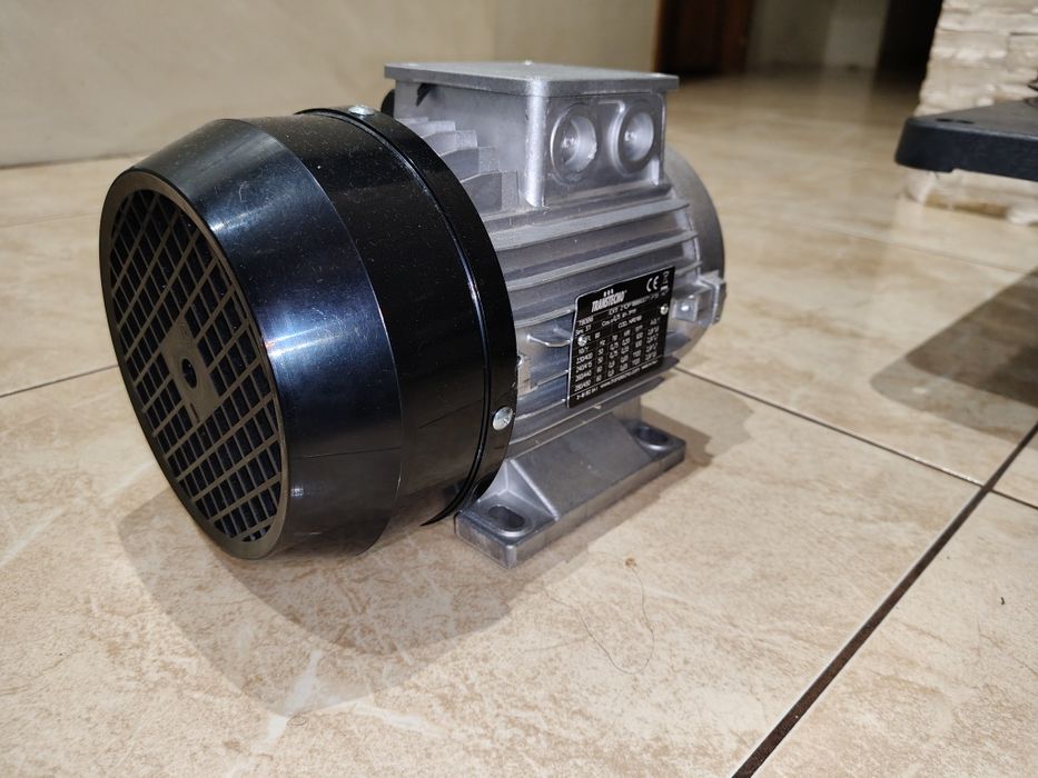 Motoreduktor TRANSTECNO, model 18086, 0,55 kW 50hz 0,65 kw 60hz