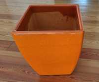 Vaso quadrado laranja 30x30x35cm (altura)