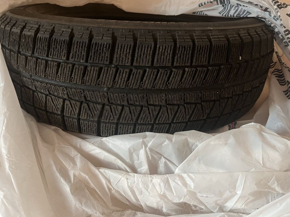 Зимові шини Bridgestoune 175/65 r14