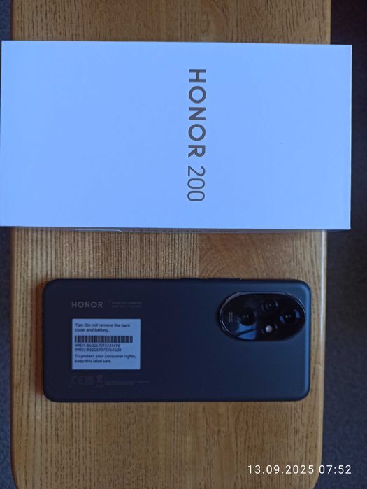 Продам  новый телефон honor 200 12/512