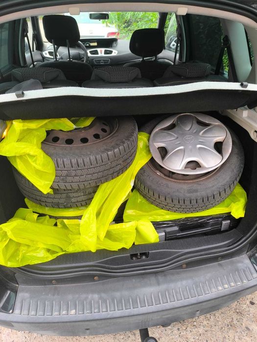 komplet kół na Toyota yaris 1 - Opony wielosezonowe 175/65 R14