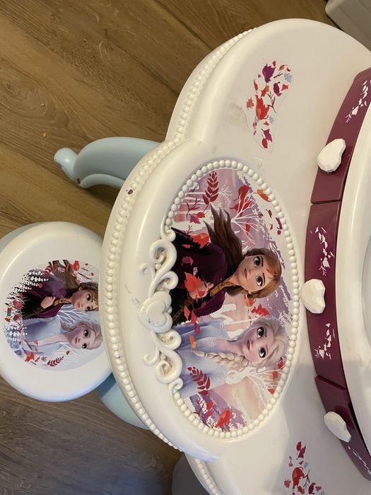 Stolik toaletka Kraina Lodu Elsa i Anna