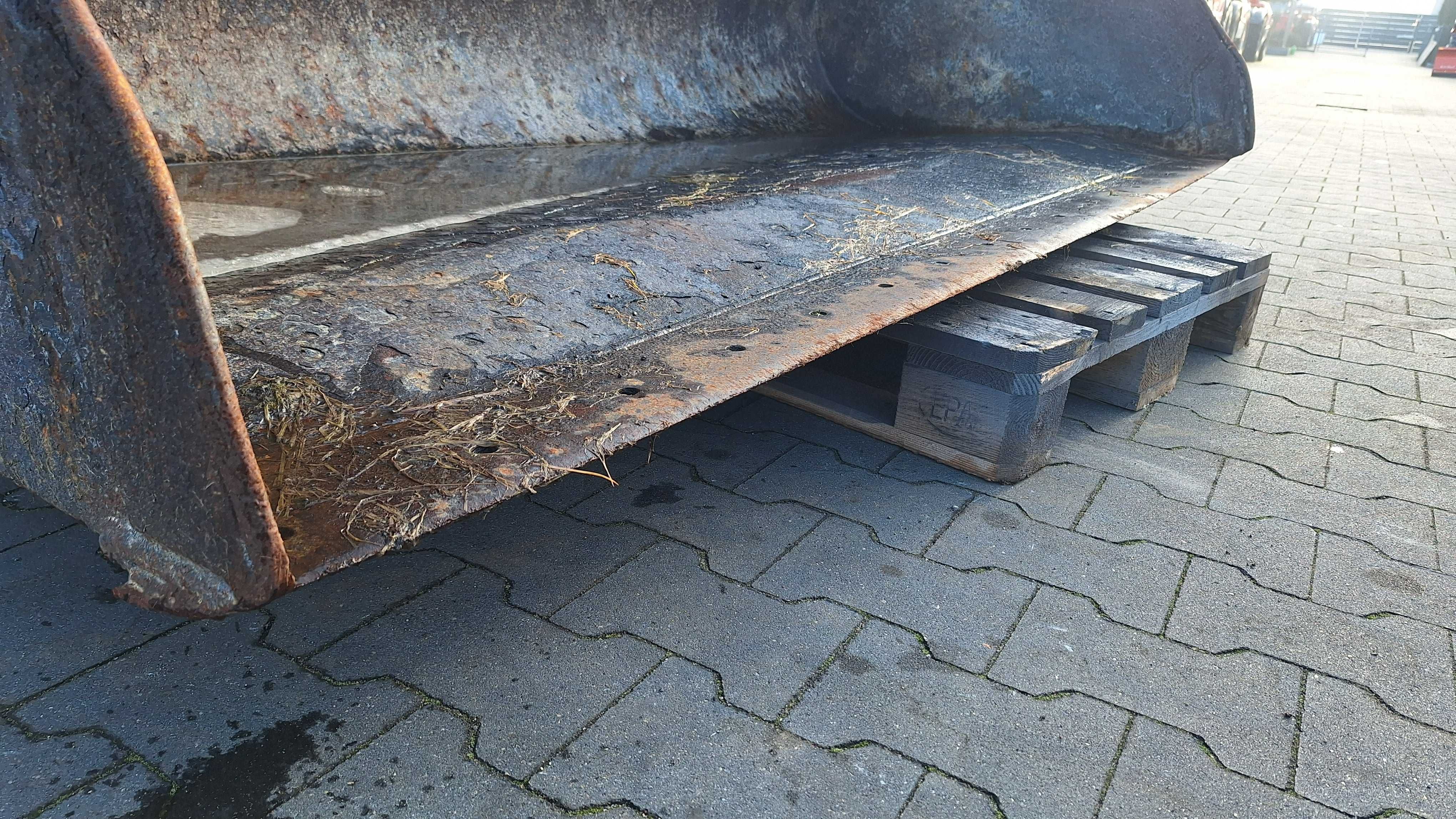 łyżka do  ładowarka teleskopowa Manitou Oryginał  objetosciowa  2,5m3