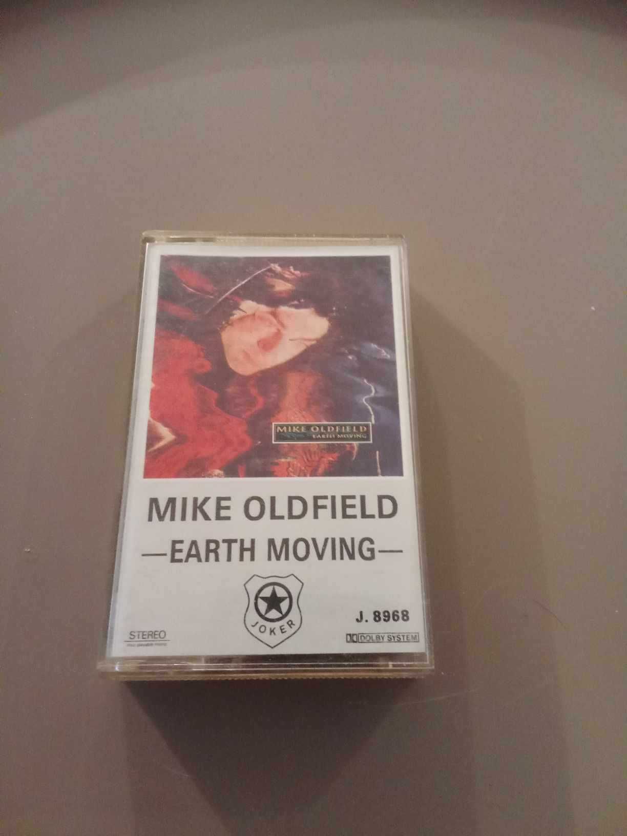 Kaseta Mike Oldfield - earth moving