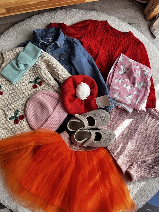 Paka ciepłych ubranek 104/110 dla dziewczynki