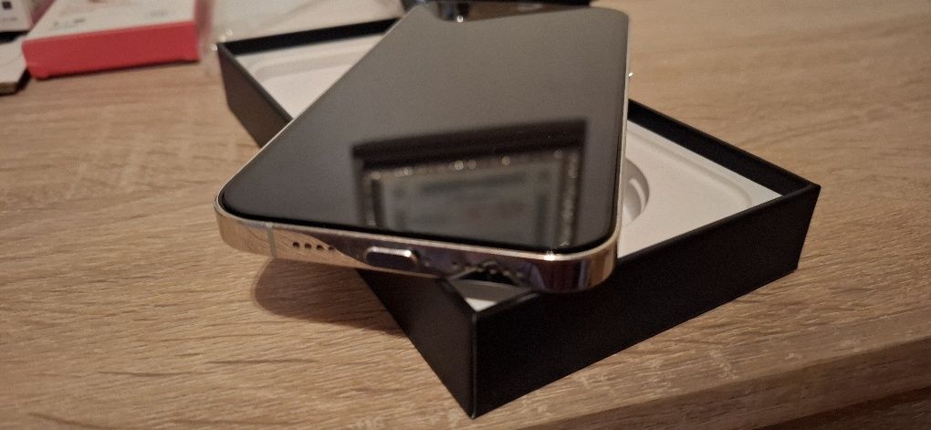 Iphone 12 pro max silver