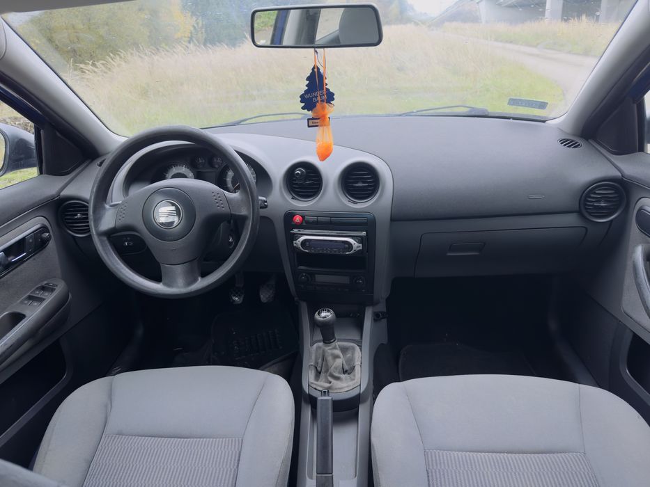 Seat Ibiza 1.4 benzyna, 5 drzwi, wspomaganie, zimowe opony