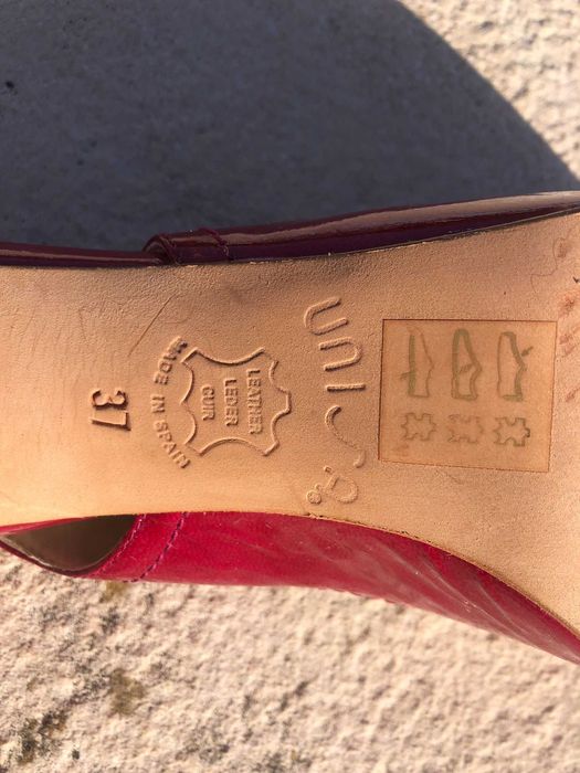 Sandálias Unisa em bom estado