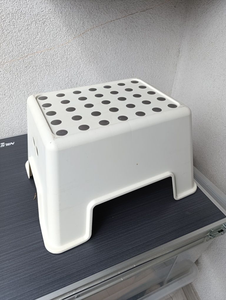 Podnóżek Ikea Bolmen