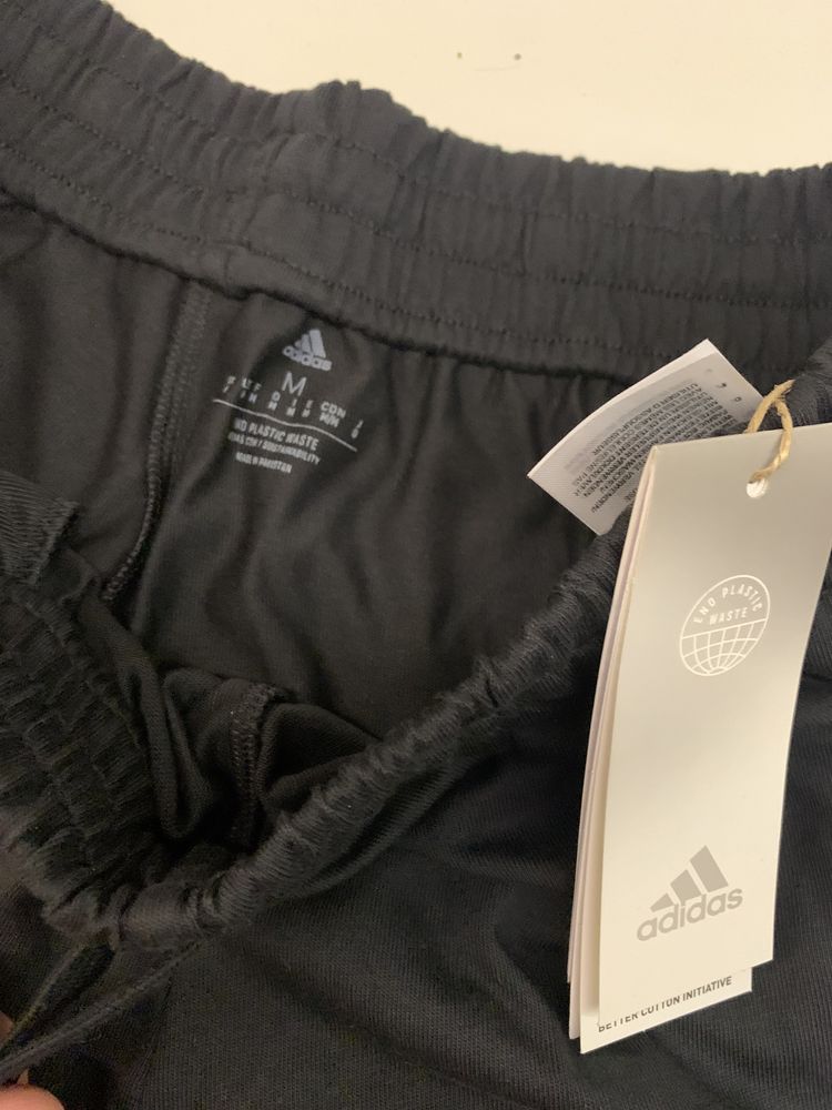 Spodenki Adidas orginal m/l