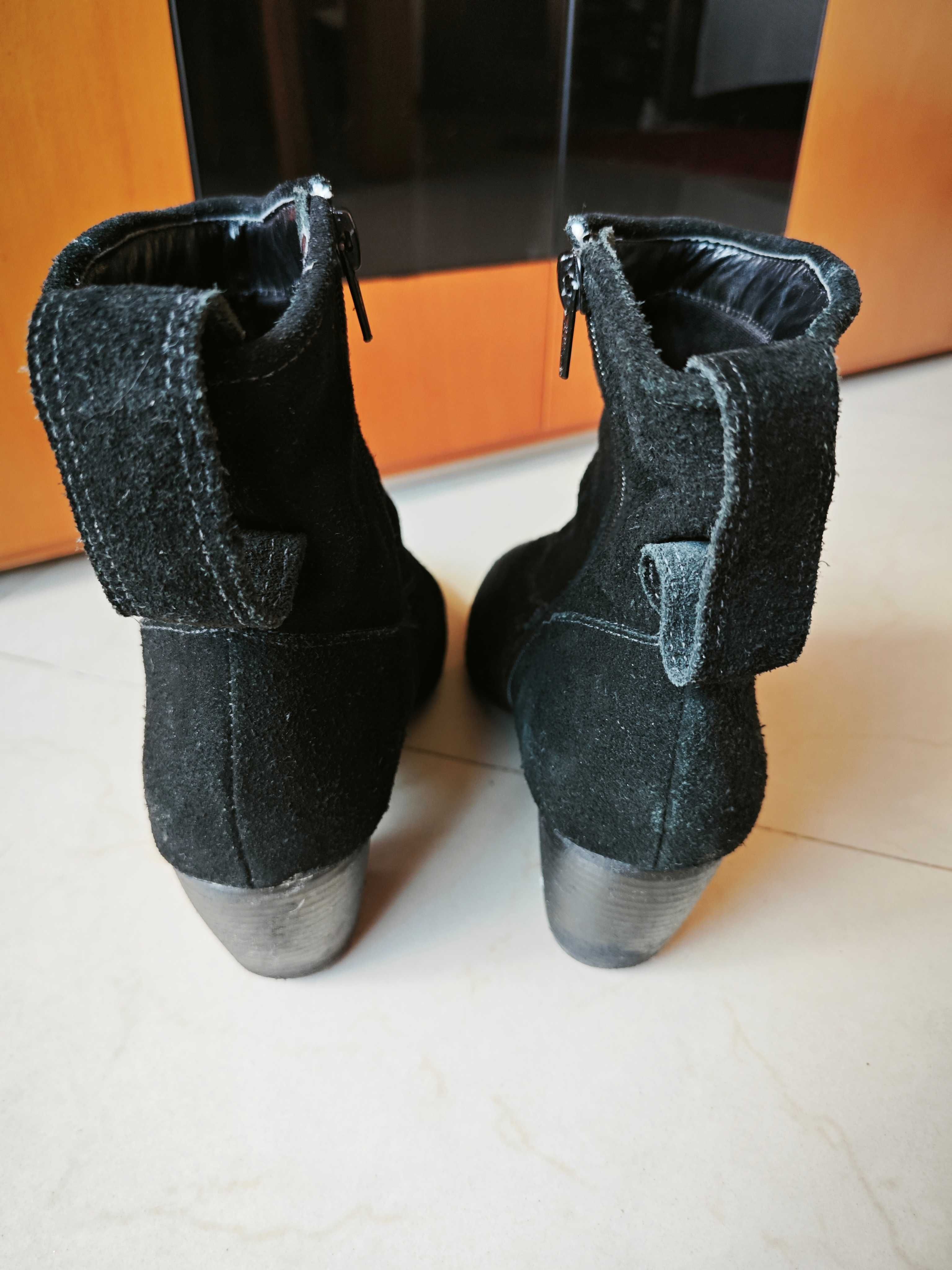 Botas Pretas Camurça