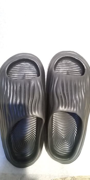 Продам мужские шлепки